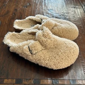 Super cute fuzzy slip on shoes. Papillio made by Birkenstock